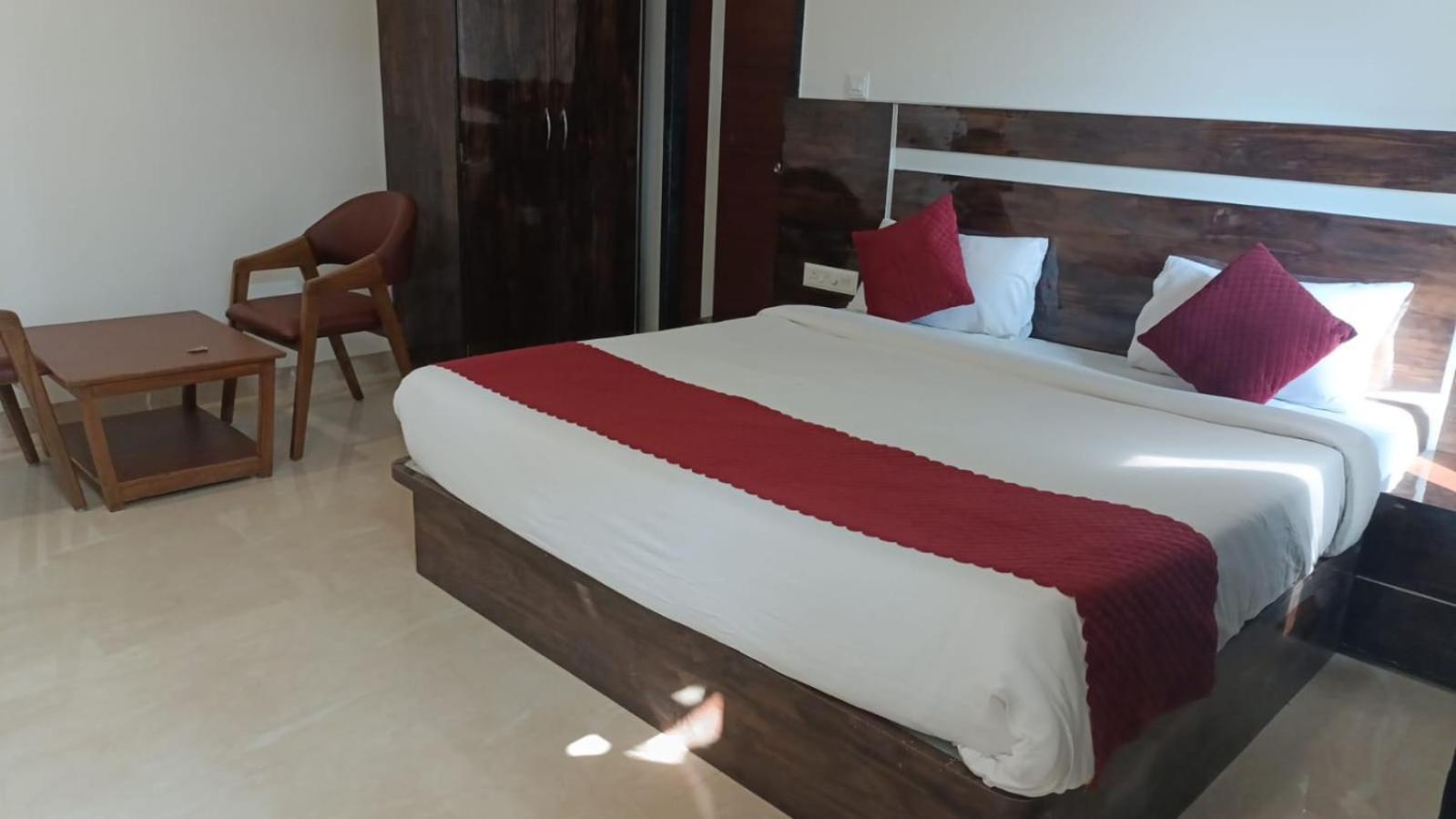 Mountain Hill Resort Lonavala Luaran gambar